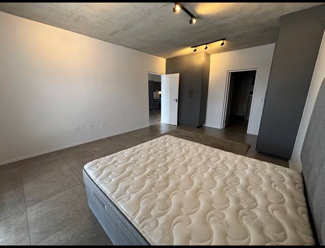 2 BEDROOM APARTMENT FOR SALE IN HYDE PARK